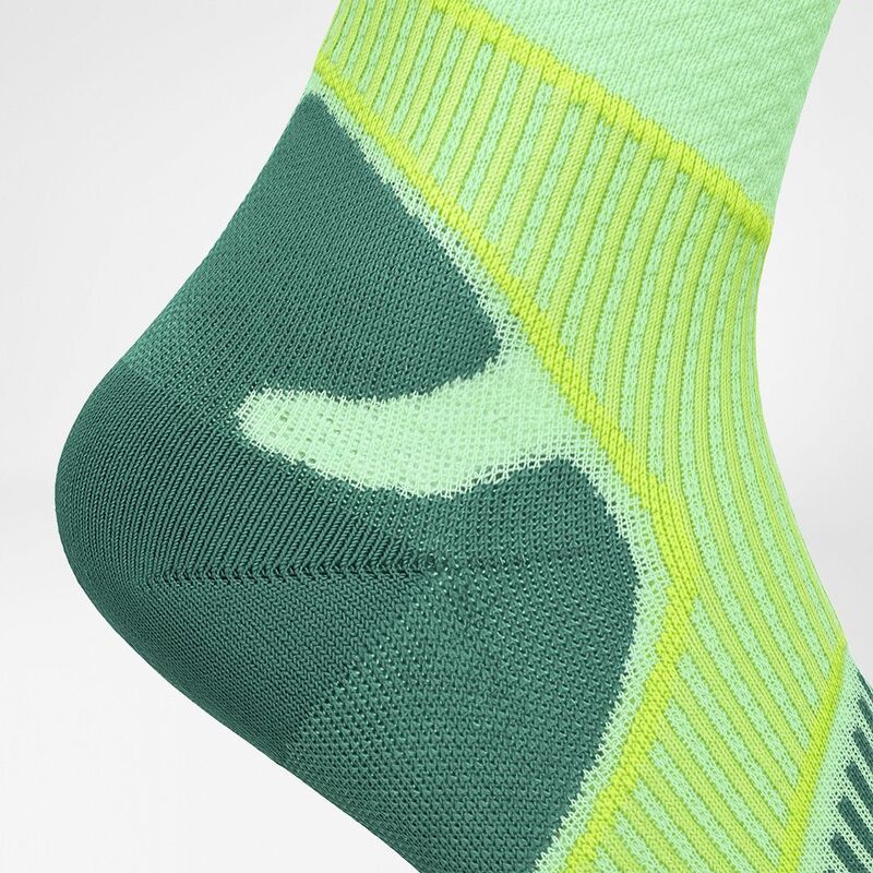 Outdoor Performance Mid Cut Socks